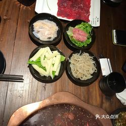 沸腾在湖滨的纯粹味道 杨单纯私房火锅